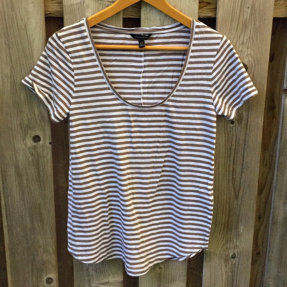 Banana Republic grey striped scoop neck tee - S